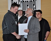 VSSM-Zentralpräsident Ruedi Lustenberger
gratuliert den Teilnehmenden persönlich
zu ihrer aussergewöhnlichen Leistung