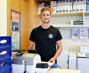 Bild Praktikant Sekretariat Luzerner Schreiner Luca Widmer